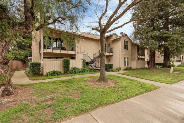 $295,000 | 2401 Eilers Lane, Unit 1105, Lodi, CA 95242