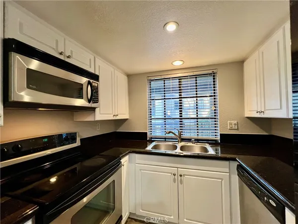 $2,950 | 25521 Indian Hill Lane, Unit C, Laguna Hills, CA 92653