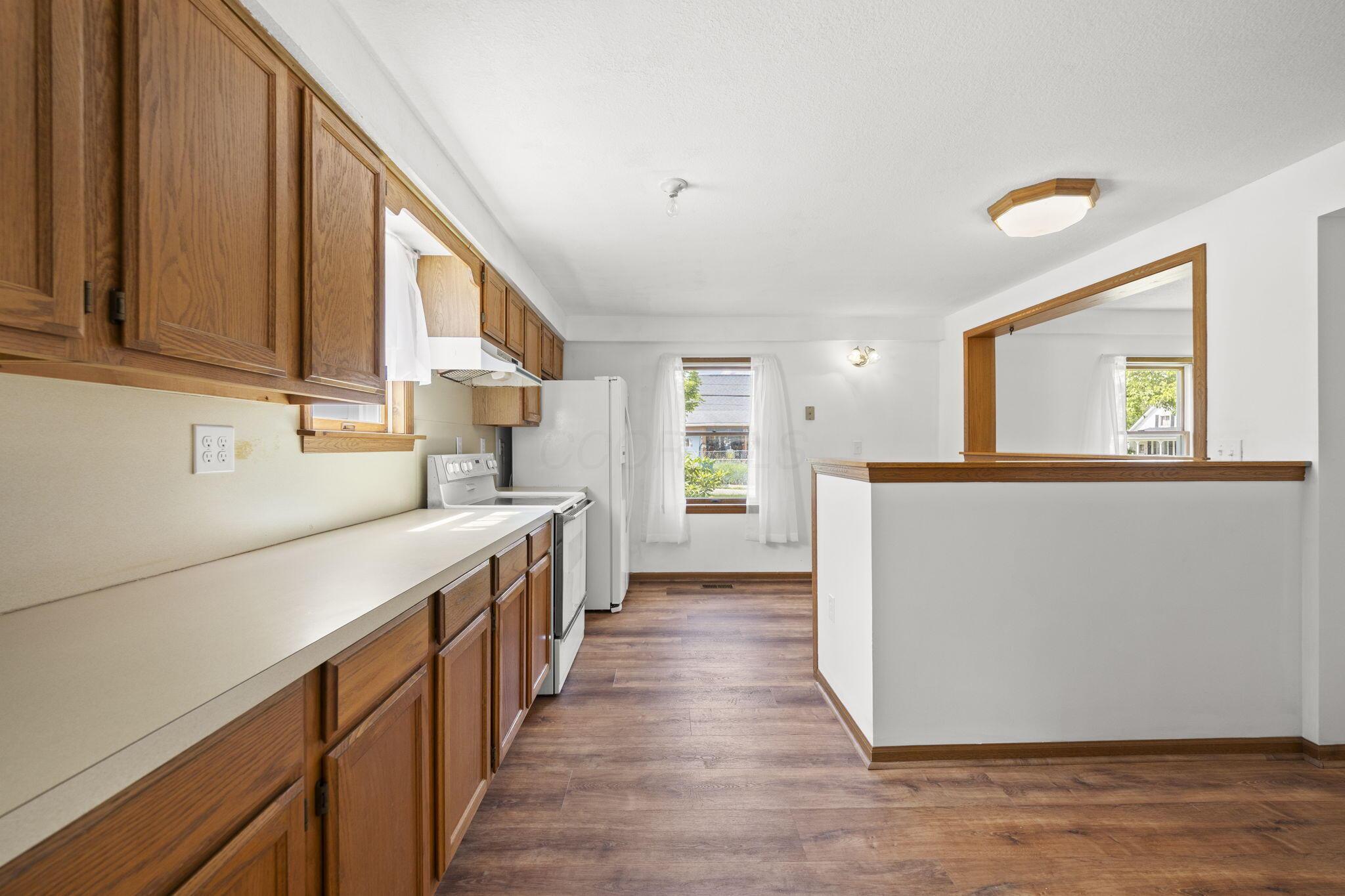 175 South 5th Street Newark, OH 43055 - Photo 12 of 50 Kitchen