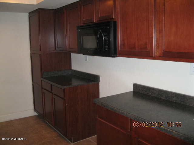 3825 East Camelback Road, Unit 148 Phoenix, AZ 85018 - Photo 7 of 18 IMG_1666