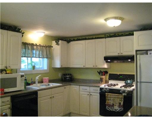 21 Hazelton Road Barrington, RI 02806 - Photo 2 of 7 Kitchen.