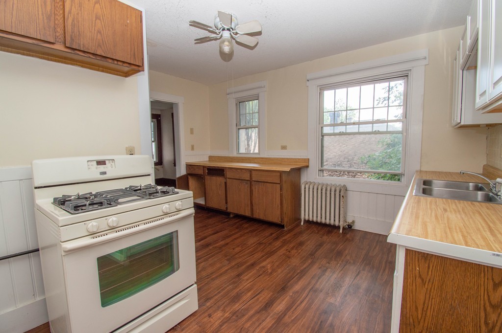 90-92 Marsden Street Springfield, MA 01109 - Photo 3 of 11 Gallery Image 3