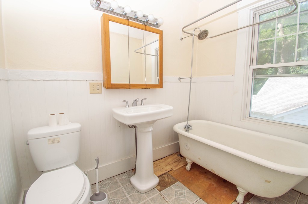 90-92 Marsden Street Springfield, MA 01109 - Photo 6 of 11 Gallery Image 6