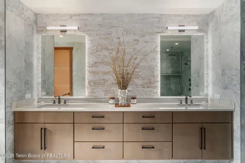 $6,350,000 | 11330 Hoback Junction South Road, Jackson, WY 83001