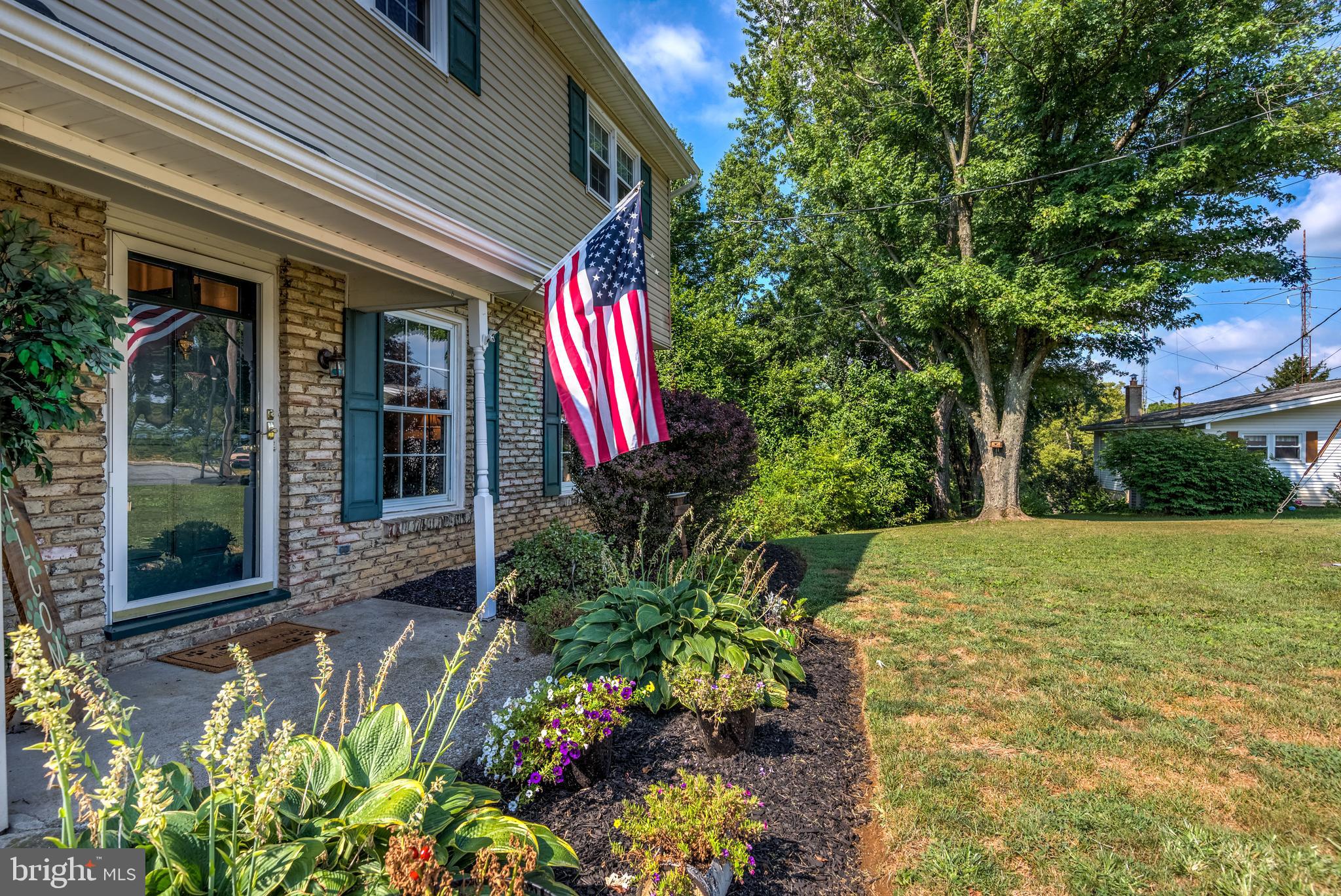 22 Carriage Road New Cumberland, PA 17070 - Photo 4 of 32 Front of home