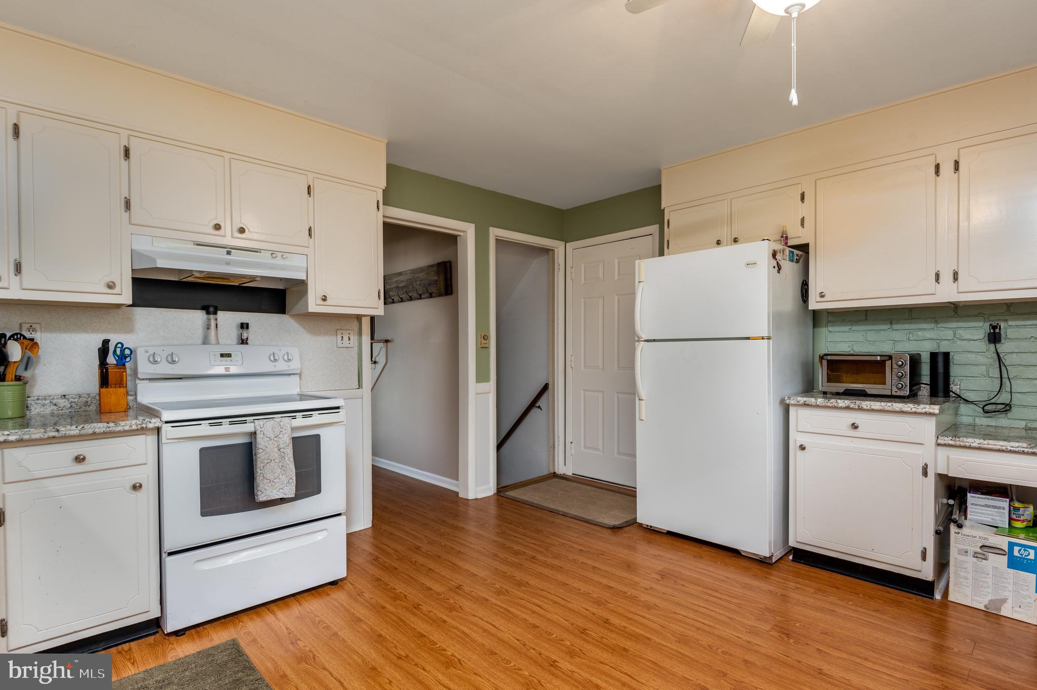 22 Carriage Road New Cumberland, PA 17070 - Photo 7 of 32 Kitchen