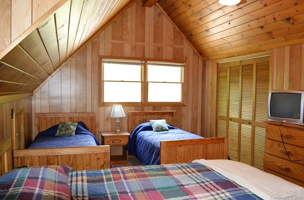 7148 Table Rock Road Newland, NC 28657 - Photo 22 of 26 Gallery Image 22