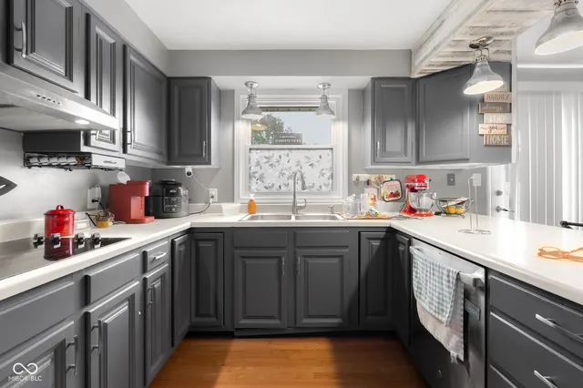 $387,400 | 1031 Parkside Drive, Columbus, IN 47203