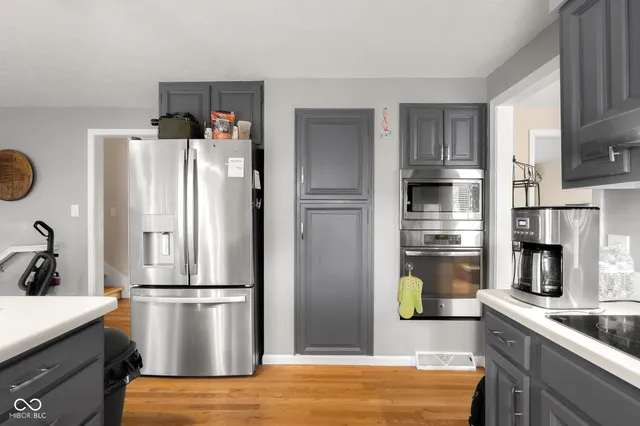 $387,400 | 1031 Parkside Drive, Columbus, IN 47203