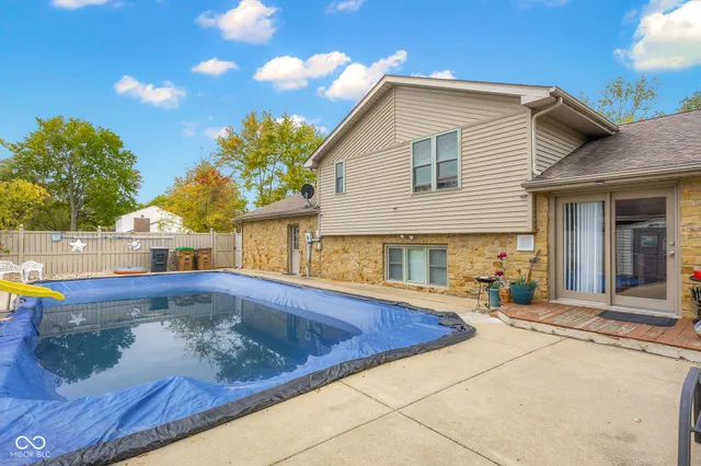 $387,400 | 1031 Parkside Drive, Columbus, IN 47203