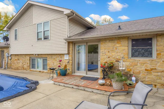 $387,400 | 1031 Parkside Drive, Columbus, IN 47203
