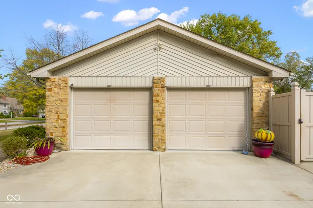 $387,400 | 1031 Parkside Drive, Columbus, IN 47203