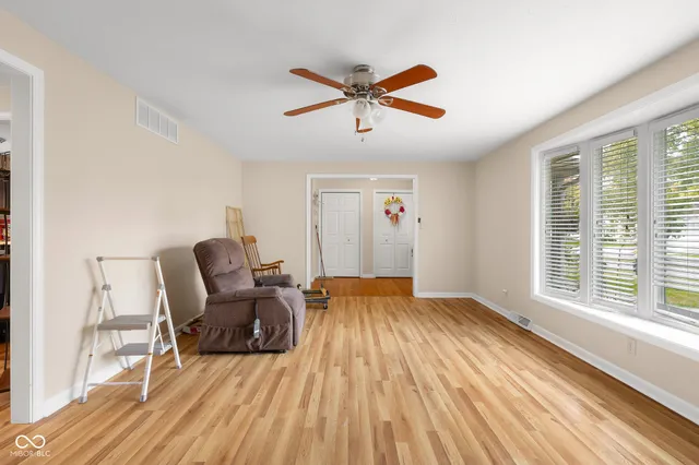 $387,400 | 1031 Parkside Drive, Columbus, IN 47203