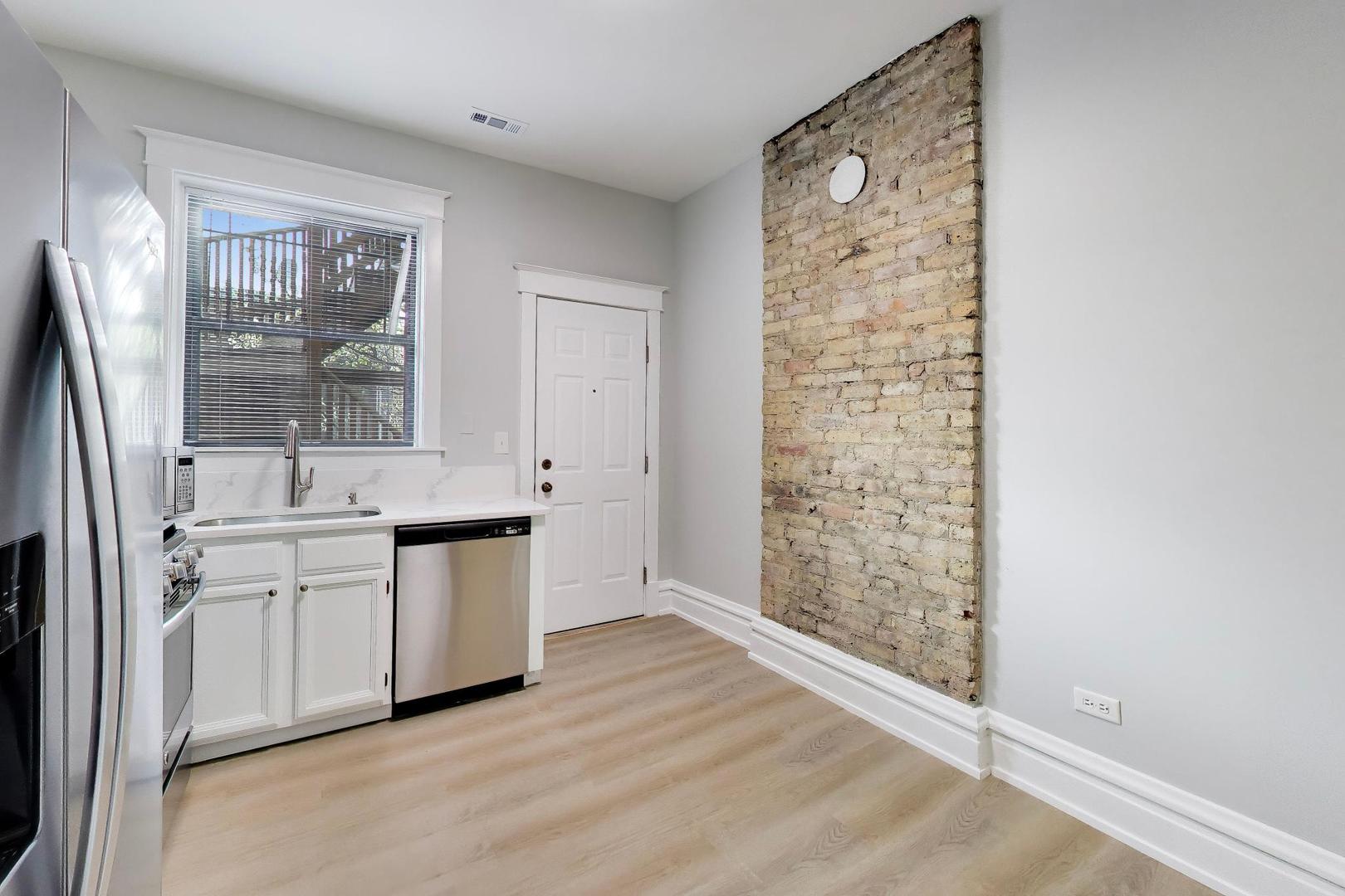 2114 West Byron Street, Unit 2 Chicago, IL 60618 - Photo 14 of 20