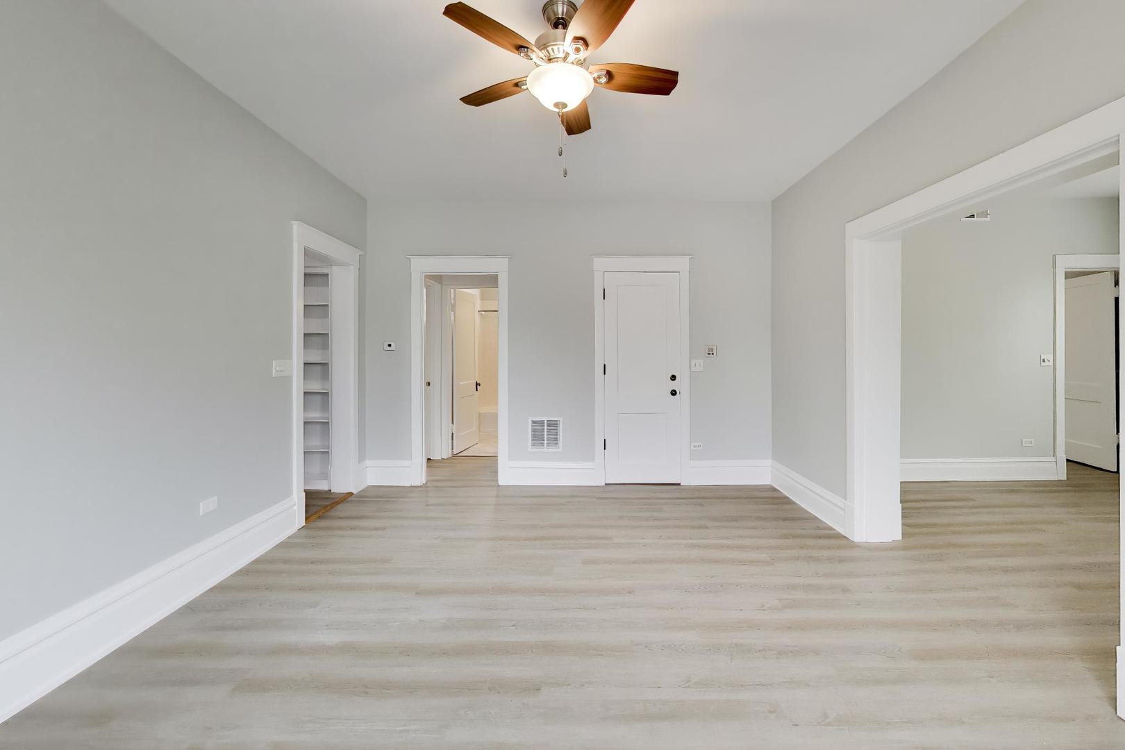 2114 West Byron Street, Unit 2 Chicago, IL 60618 - Photo 8 of 20