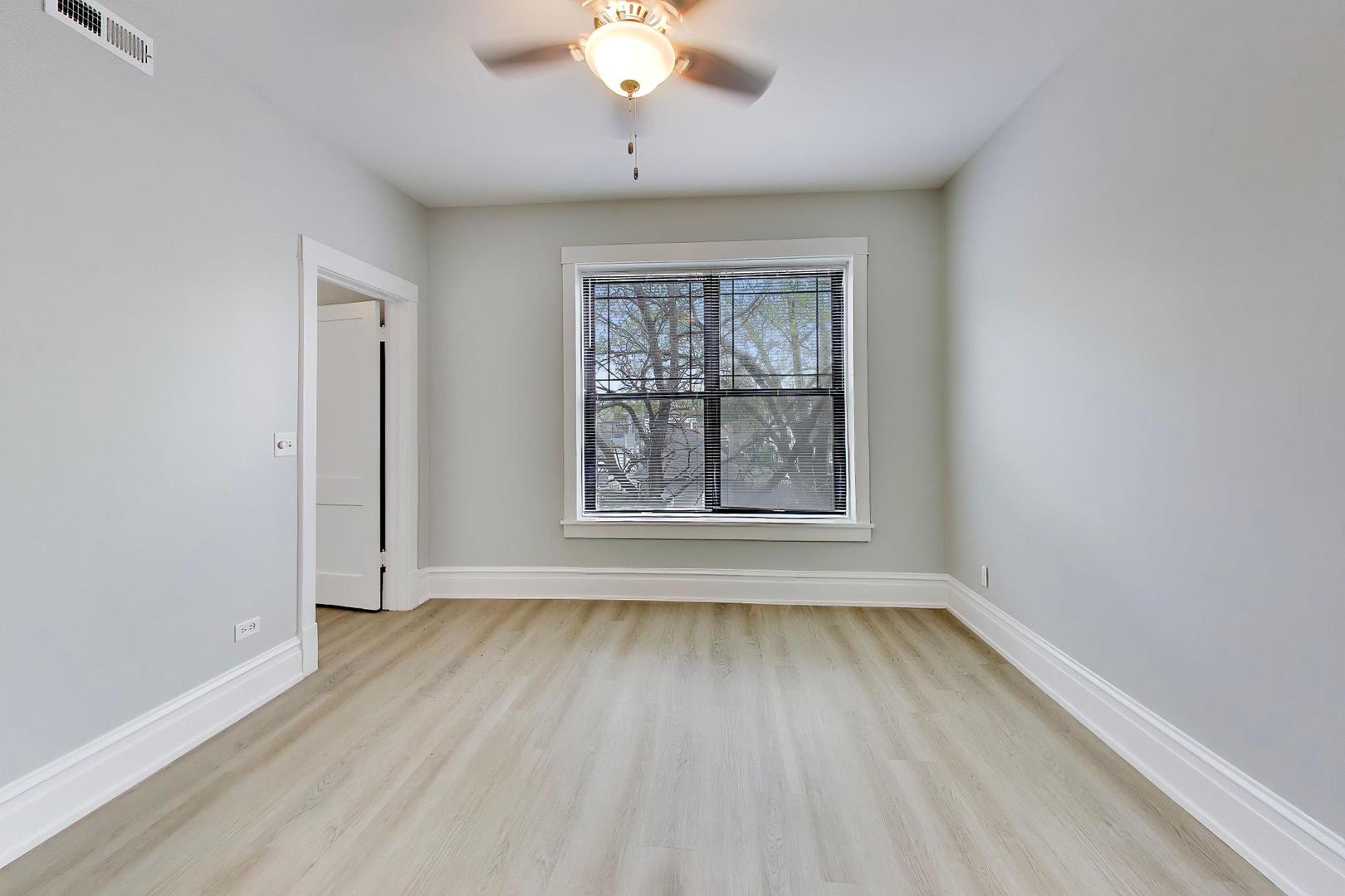 2114 West Byron Street, Unit 2 Chicago, IL 60618 - Photo 9 of 20