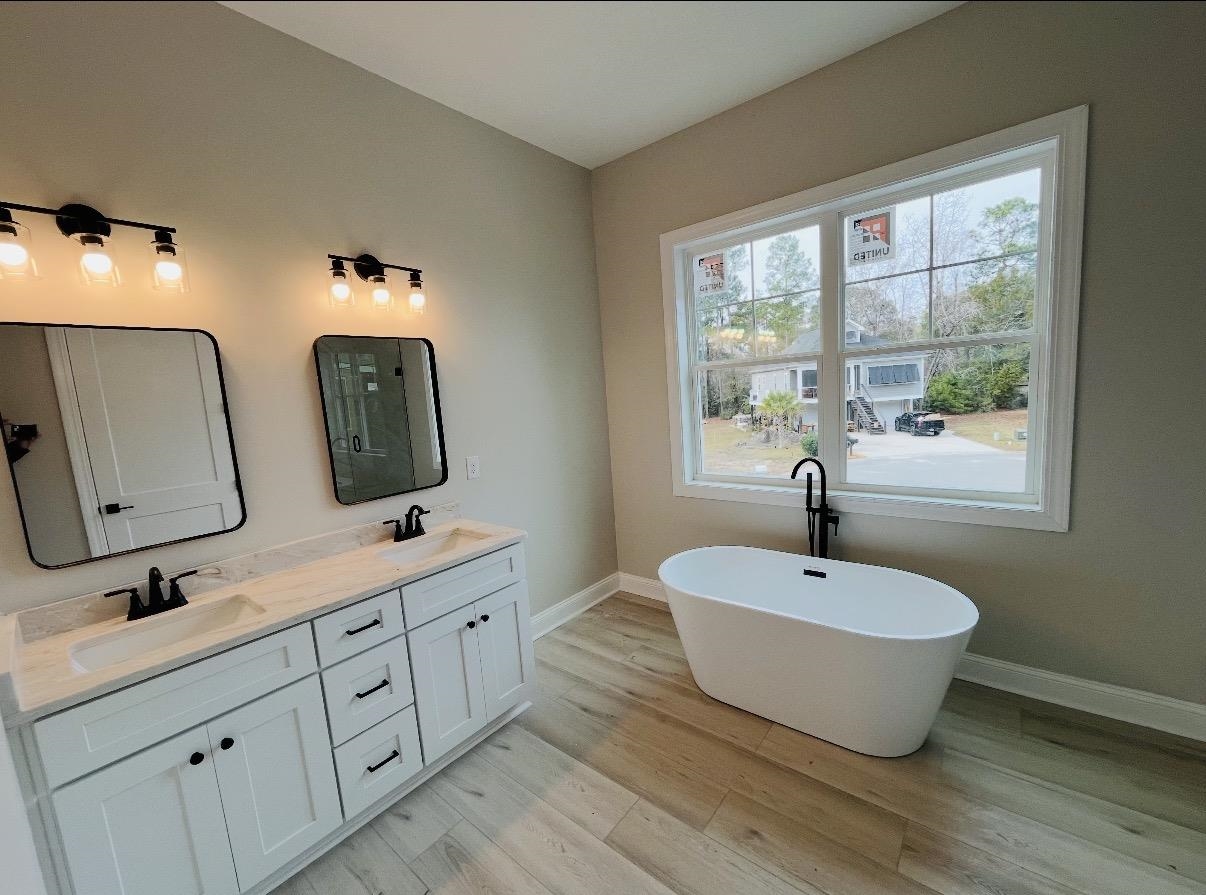 191 Carlisle Way Myrtle Beach, SC 29579 - Photo 12 of 40 Dual Vanity, Tub