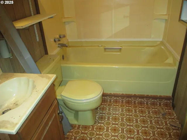 $287,250 | 71250 North Shore Drive, Birkenfeld, OR 97016