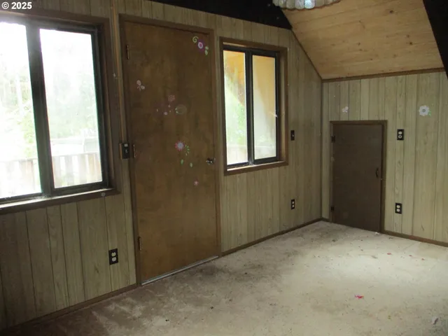 $287,250 | 71250 North Shore Drive, Birkenfeld, OR 97016