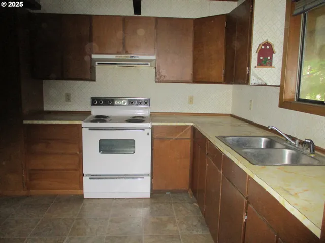 $287,250 | 71250 North Shore Drive, Birkenfeld, OR 97016