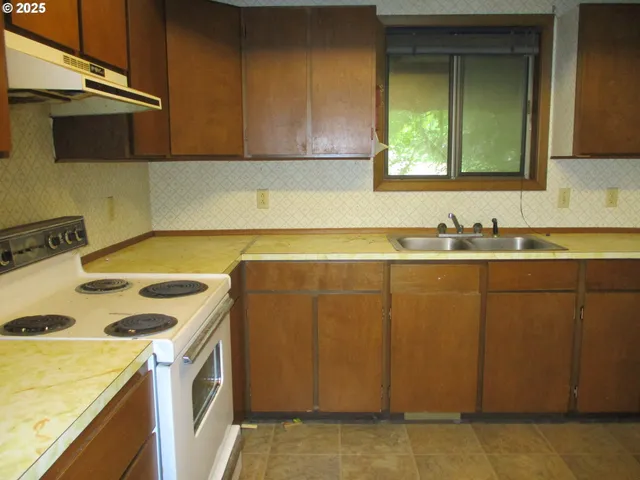 $287,250 | 71250 North Shore Drive, Birkenfeld, OR 97016