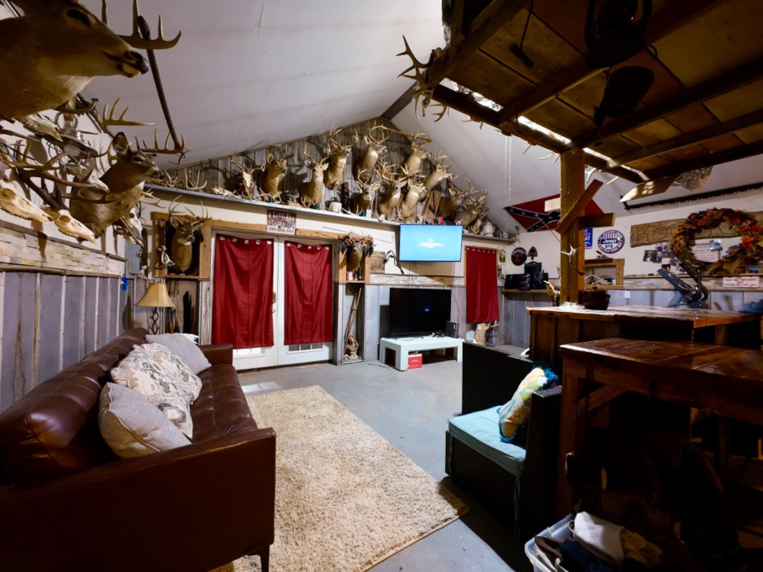 15172 Snail Creek Road Brookville, IN 47012 - Photo 15 of 20 Barn pic