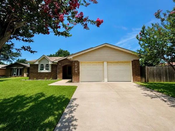$2,650 | 6209 Gayle Drive, North Richland Hills, TX 76180