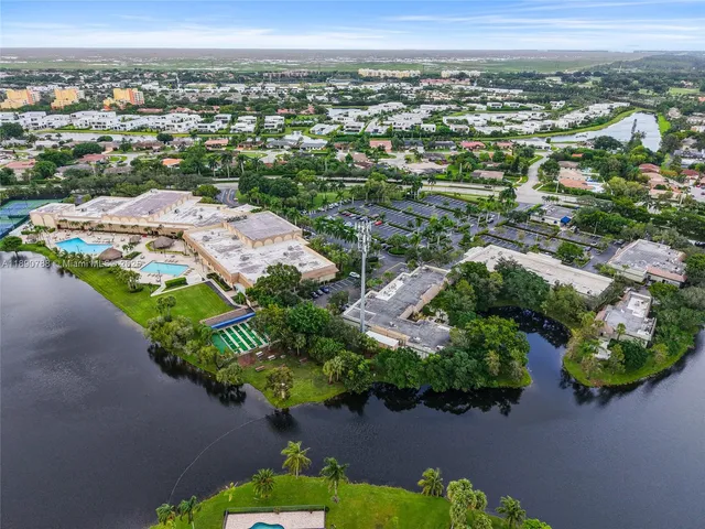 $495,000 | 361 Fern Drive, Unit 73, Weston, FL 33326
