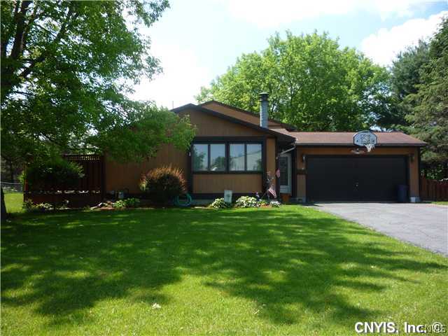 8517 Bayridge Road Cicero, NY 13039 - Photo 1 of 1 Exterior Front adorable curbappeal