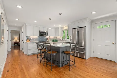 $1,150,000 | 84 South Shore Drive, Sturbridge, MA 01566