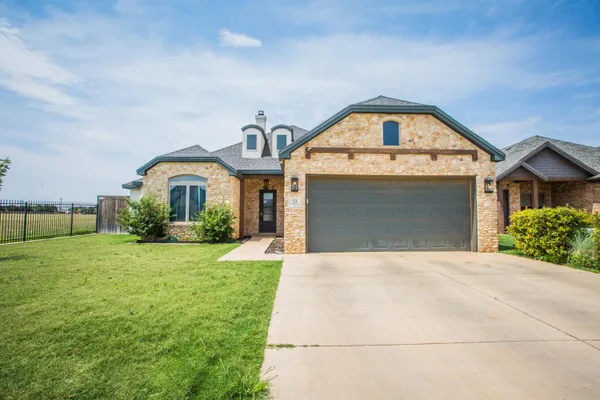 $2,500 | 23 Wilshire Boulevard, Lubbock, TX 79416