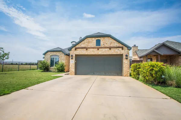 $2,500 | 23 Wilshire Boulevard, Lubbock, TX 79416