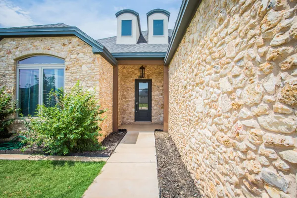 $2,500 | 23 Wilshire Boulevard, Lubbock, TX 79416