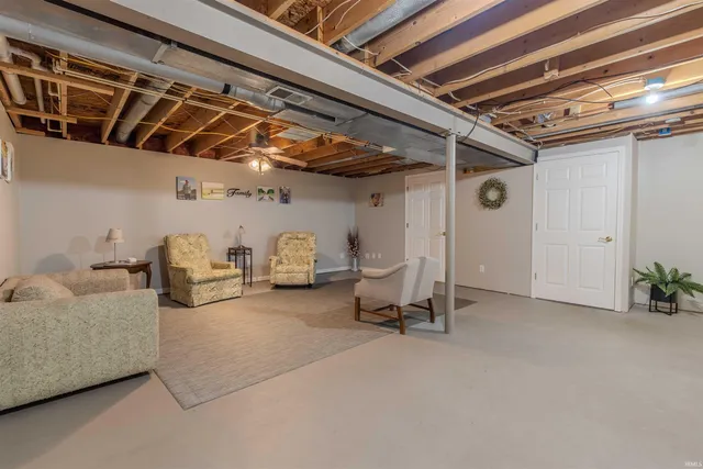 $425,000 | 7260 West 350 North, Shipshewana, IN 46565