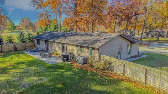 $425,000 | 7260 West 350 North, Shipshewana, IN 46565