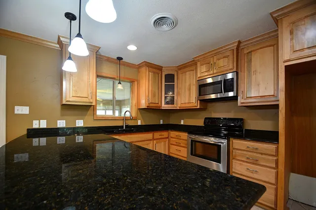 $460,000 | 416 Valley Drive, Kerrville, TX 78028