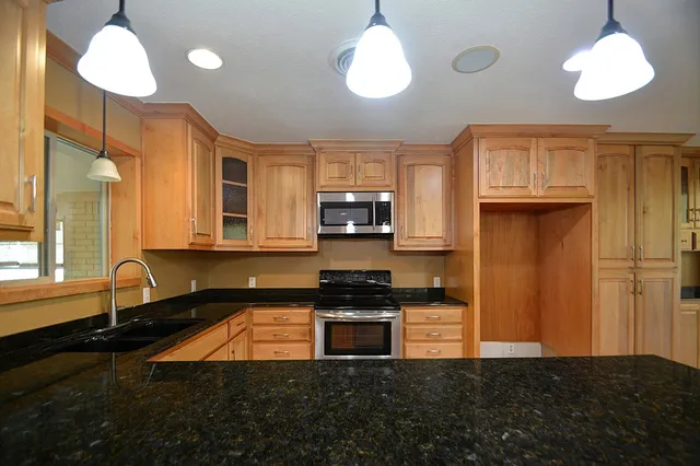 $460,000 | 416 Valley Drive, Kerrville, TX 78028