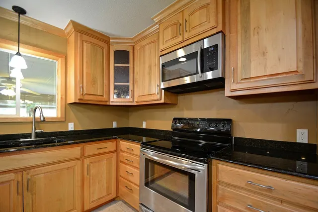 $460,000 | 416 Valley Drive, Kerrville, TX 78028