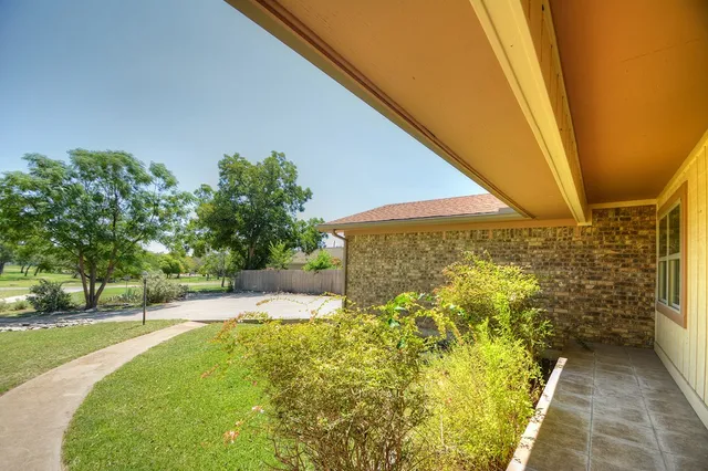$460,000 | 416 Valley Drive, Kerrville, TX 78028