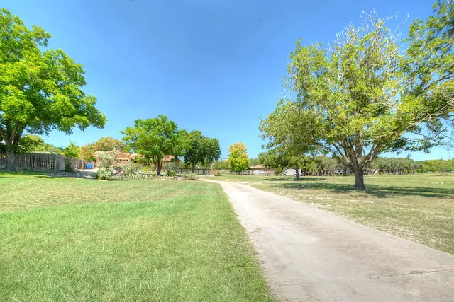 $460,000 | 416 Valley Drive, Kerrville, TX 78028