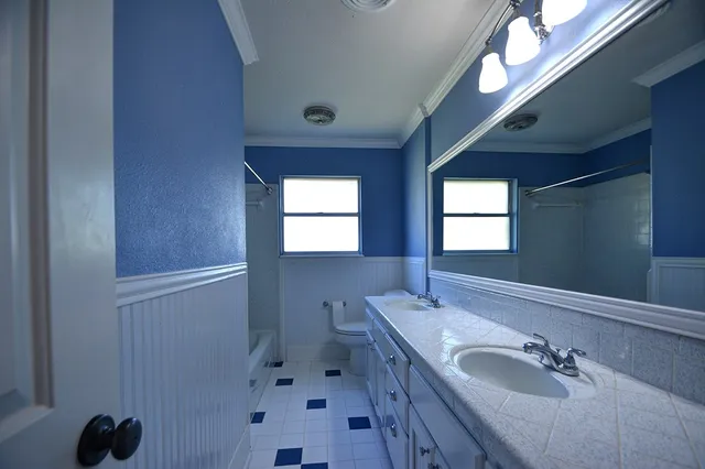 $460,000 | 416 Valley Drive, Kerrville, TX 78028