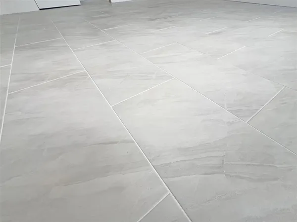 $2,500 | 9055 Wiles Road, Unit 208, Coral Springs, FL 33067