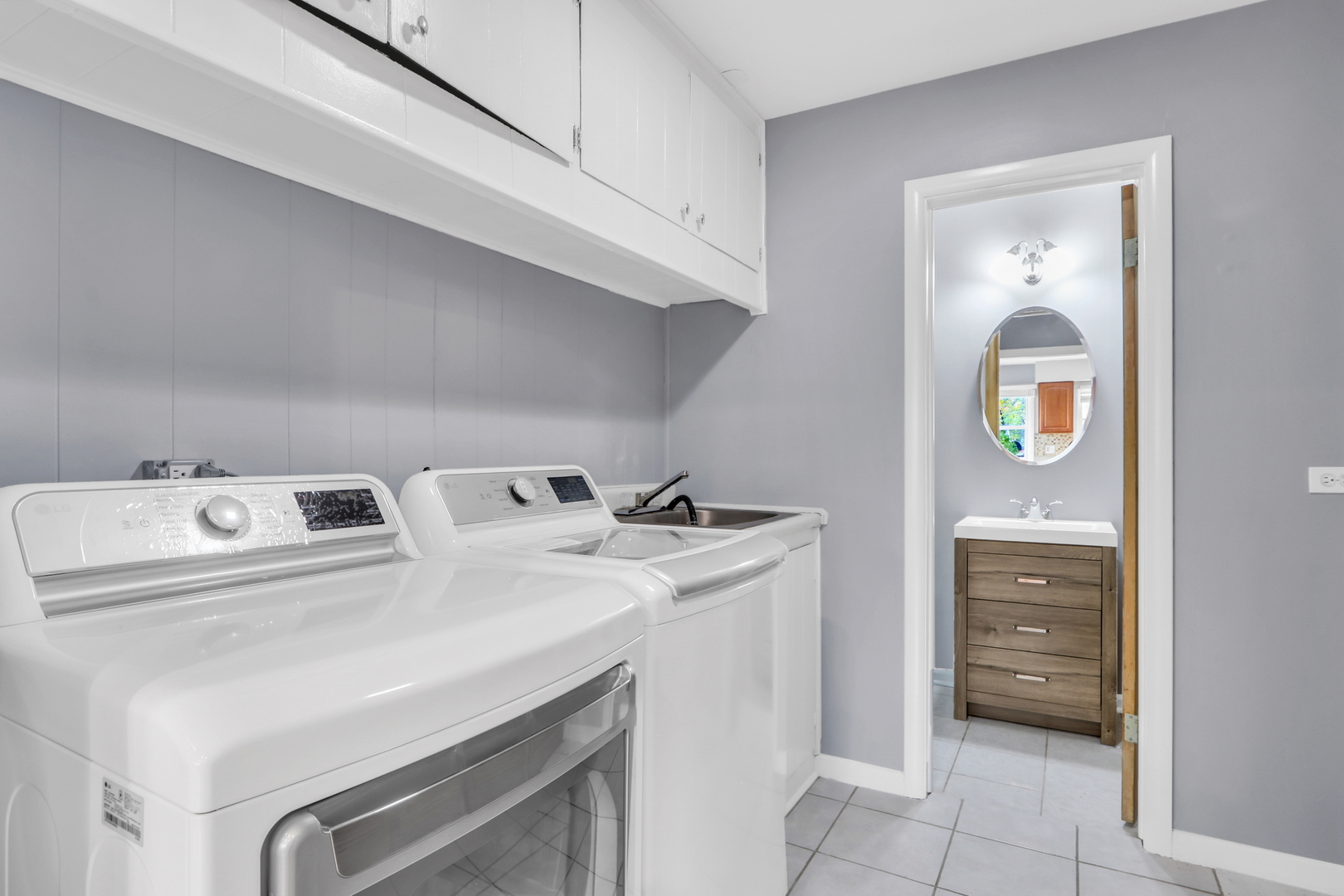 1186 Highland Road Mundelein, IL 60060 - Photo 13 of 28 a utility room with dryer and washer