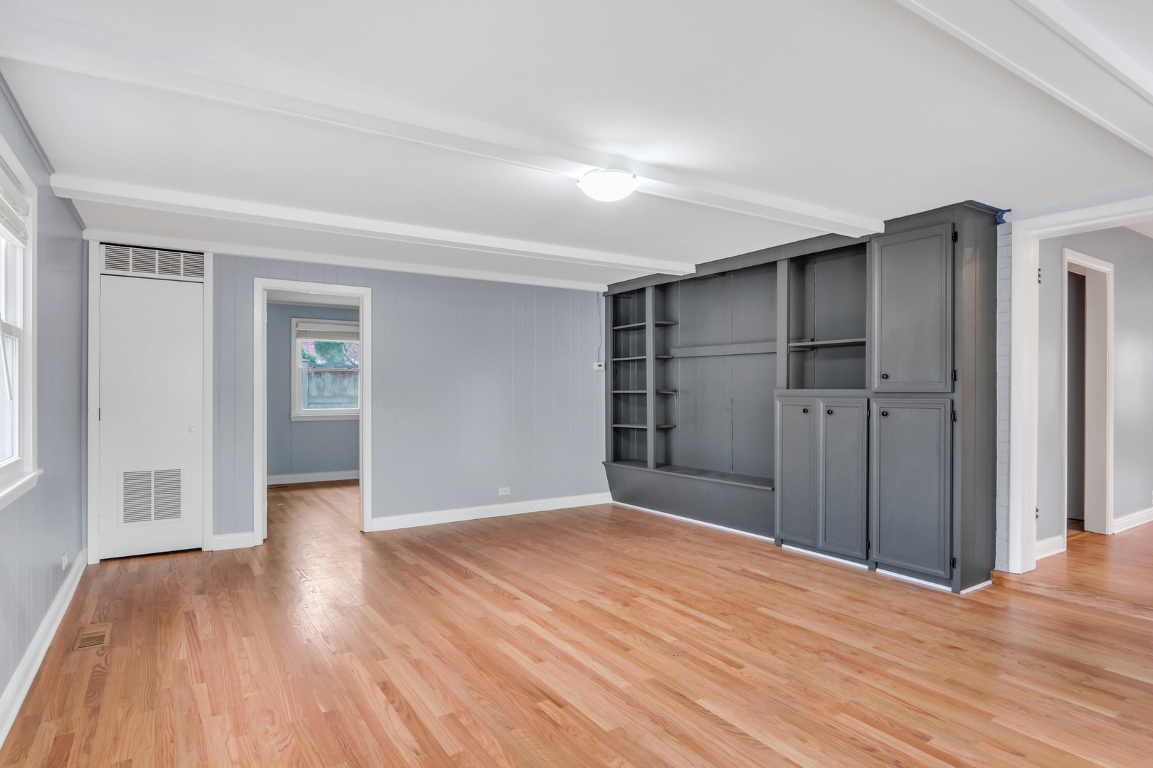 1186 Highland Road Mundelein, IL 60060 - Photo 16 of 28 a view of empty room with wooden floor