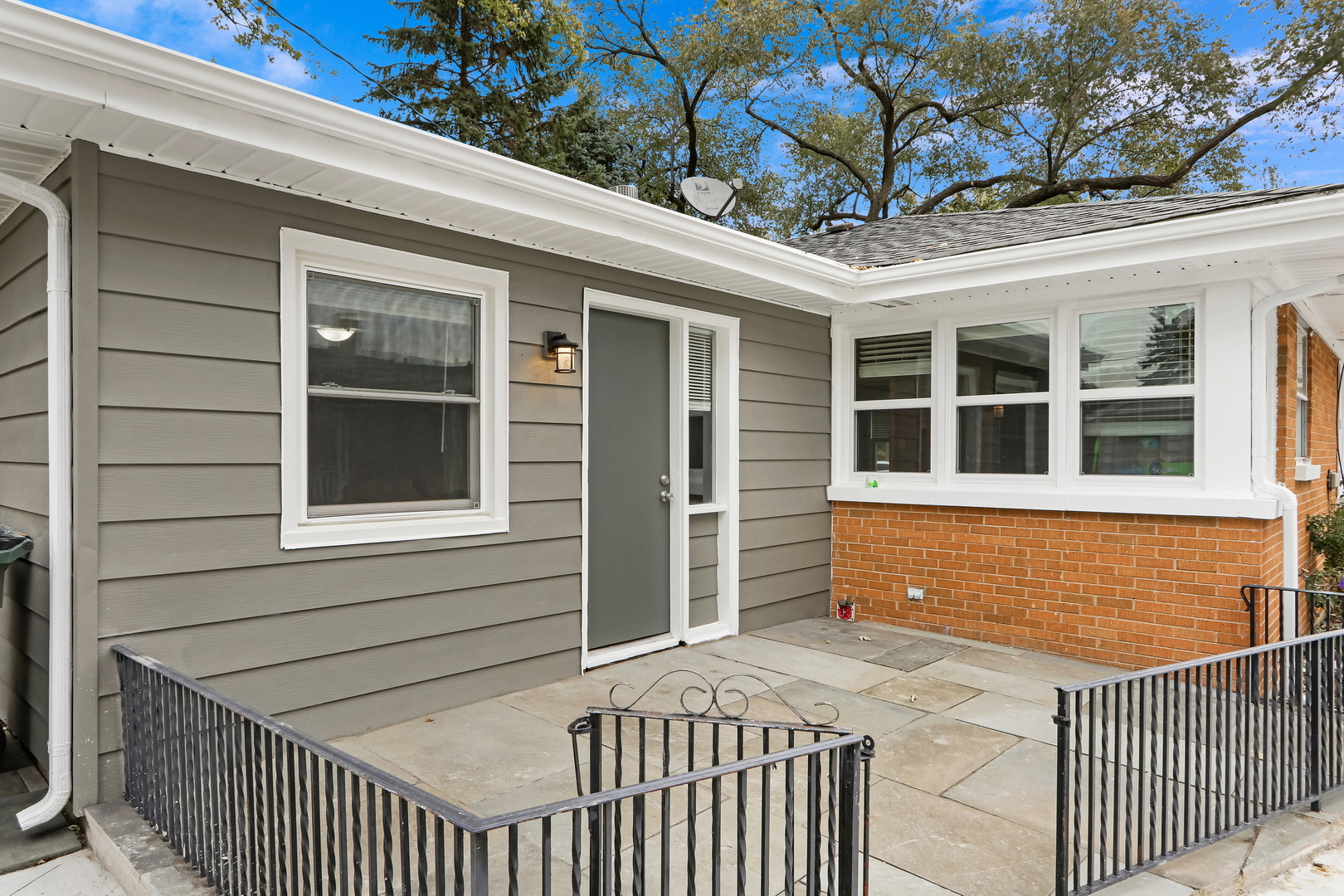 1186 Highland Road Mundelein, IL 60060 - Photo 26 of 28 a view of a house with a window