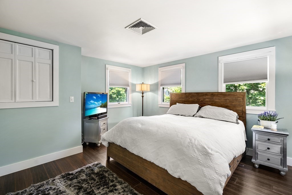 12 Higgins Road Marblehead, MA 01945 - Photo 15 of 31 a bedroom with bed and window