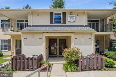 $325,000 | 107 Old Forge Crossing, Unit 107, Devon, PA 19333
