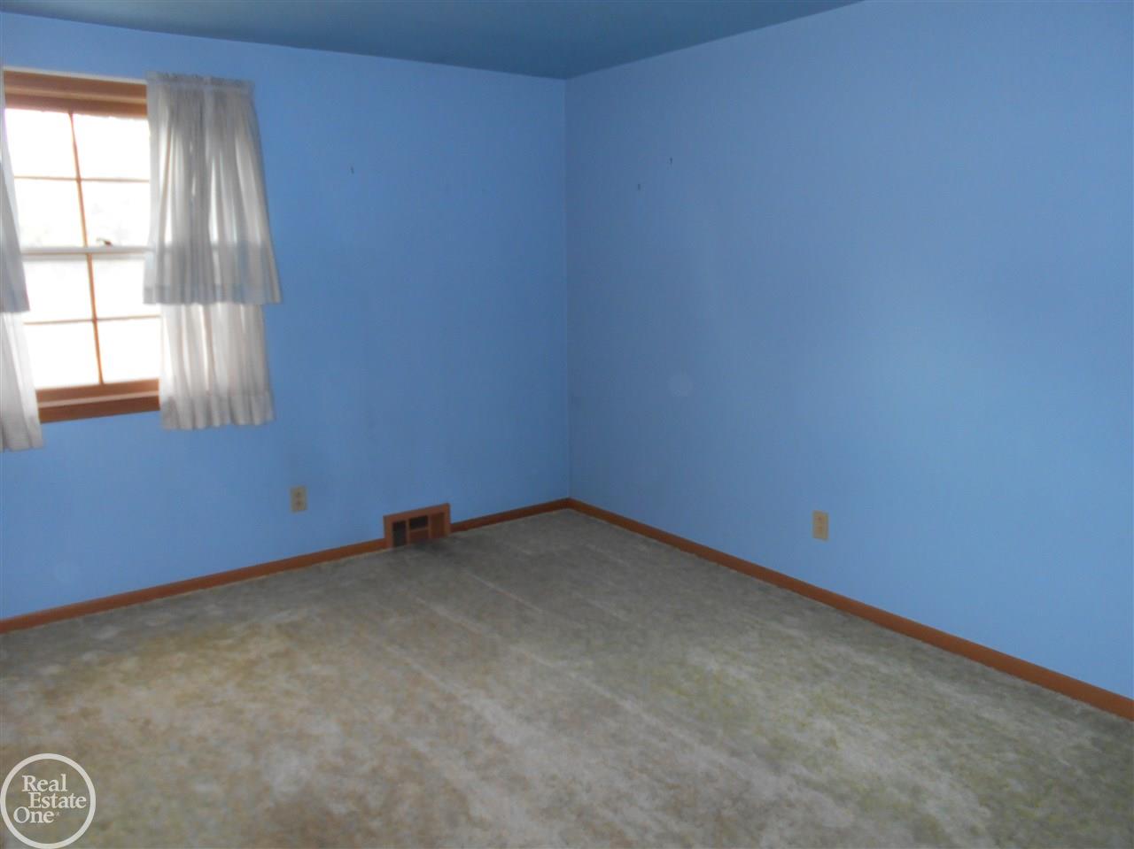 2023 Avoncrest Drive Rochester, MI 48309 - Photo 17 of 19