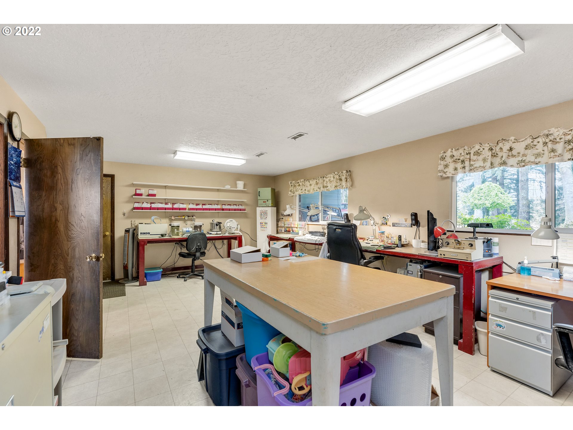 30026 Southeast Chase Road Gresham, OR 97080 - Photo 14 of 32 a view of kitchen center island and living room
