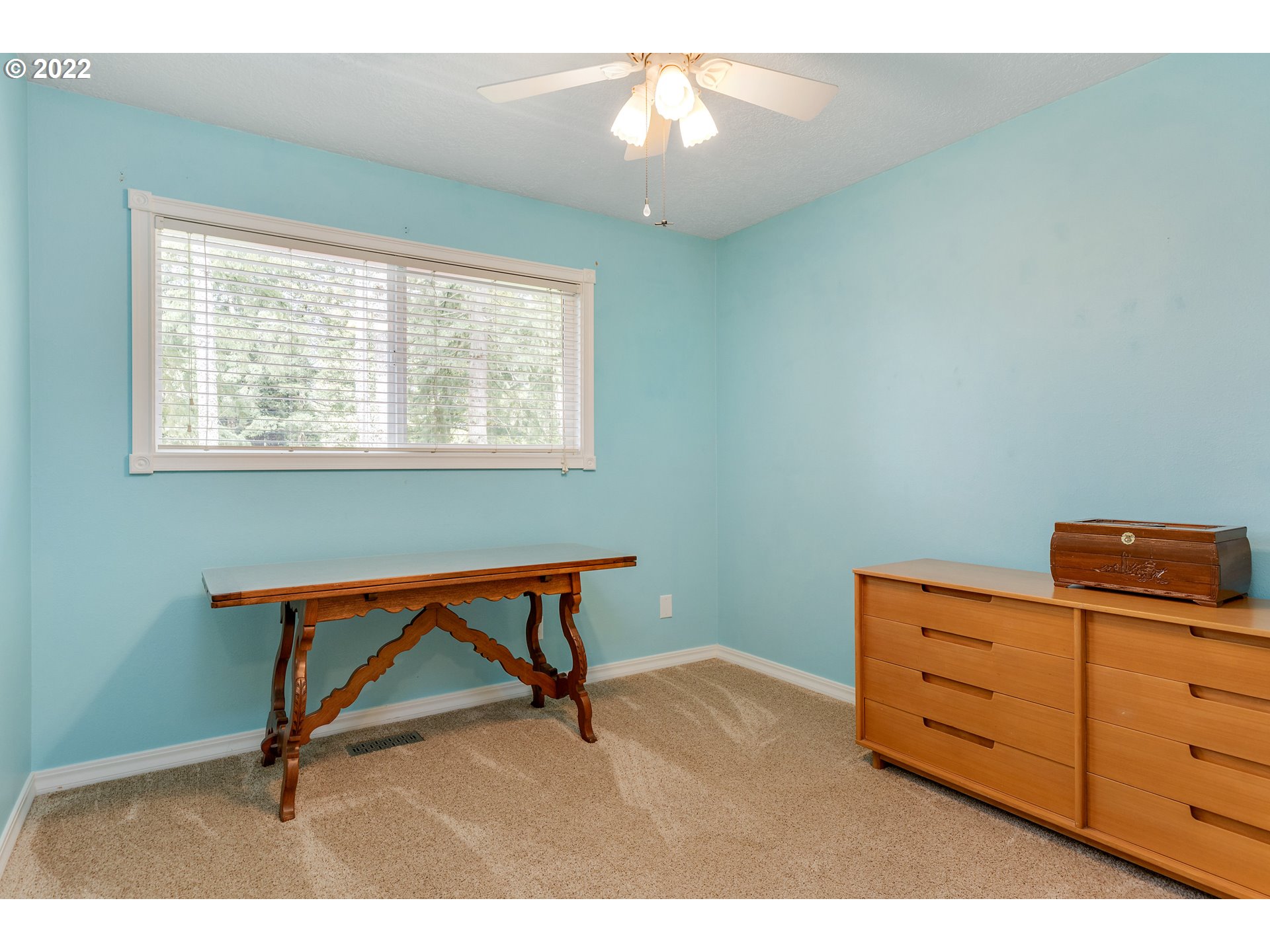 30026 Southeast Chase Road Gresham, OR 97080 - Photo 10 of 32 a room with furniture and window